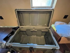 PELICAN-HARDIGG LARGE FOOTLOCKER 472-FTLK-LG 33 X 17 X 17" BRAND NEW