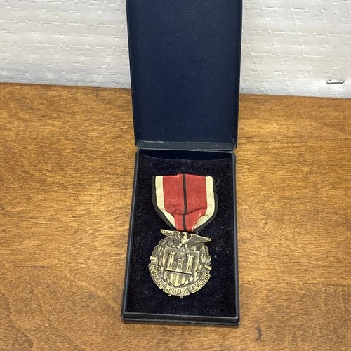 WW2 WWII Military US Army Society of Military Engineers Medal Bronze!