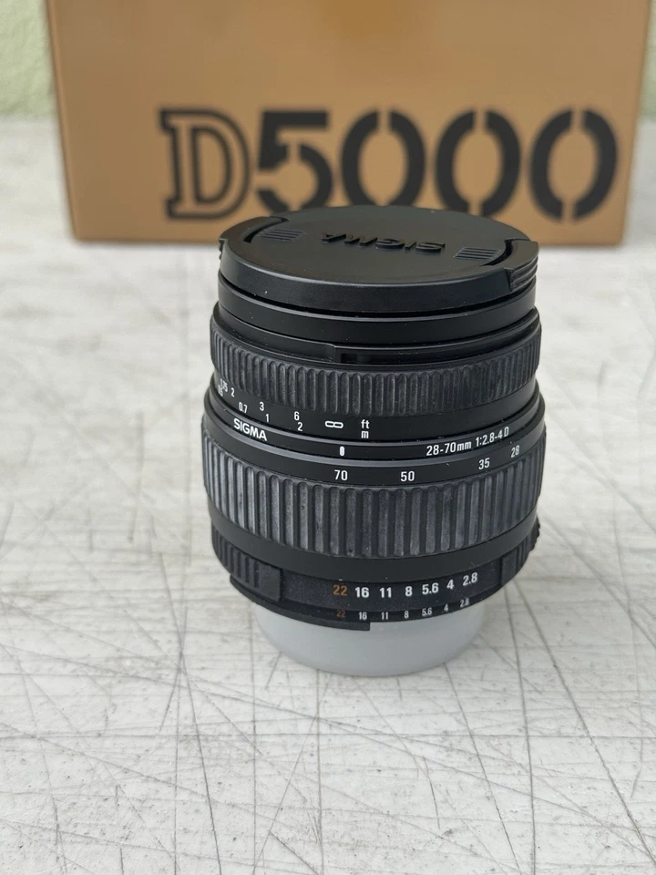 Nikon D5000 Digital SLR Camera BUNDLE + 3 Lens Batteries Cables Box SD CARD work - Image 4 of 4