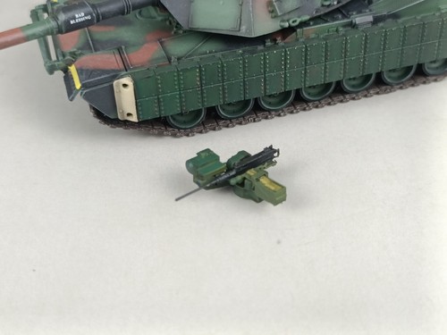 Modelo de tanque de batalla principal M1A1 SA 1/72 construido Ucrania guerra de Rusia hecho en Estados Unidos - Imagen 18 de 18