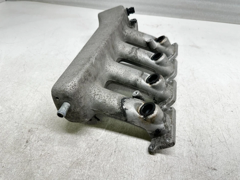 P407196 2000-2006 Audi TT colector de admisión 1,8 L 06A133223BQ OEM Foto 3 de 4