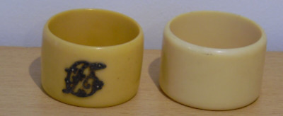Vintage Bakelit Zelluloid Serviettenringe Maße 5 cm x 3 cm. Gewicht 18/19gramm. 