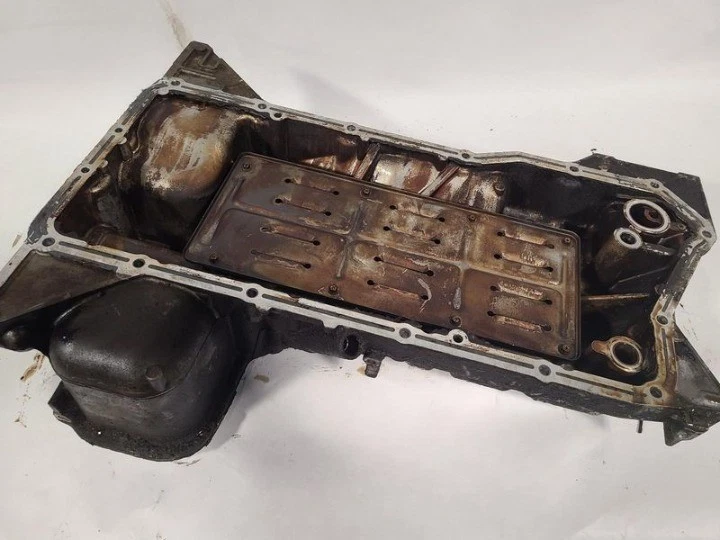 2010-2012 Nissan Truck-Titan upper Oil Pan Alimunum Assembly OEM With Warranty Foto 2 de 4