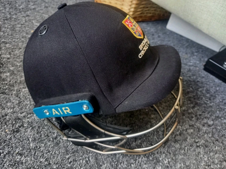 Shrey Masterclass Air 2.0 Titanium Grill Cricket Helmet - Image 2 of 4