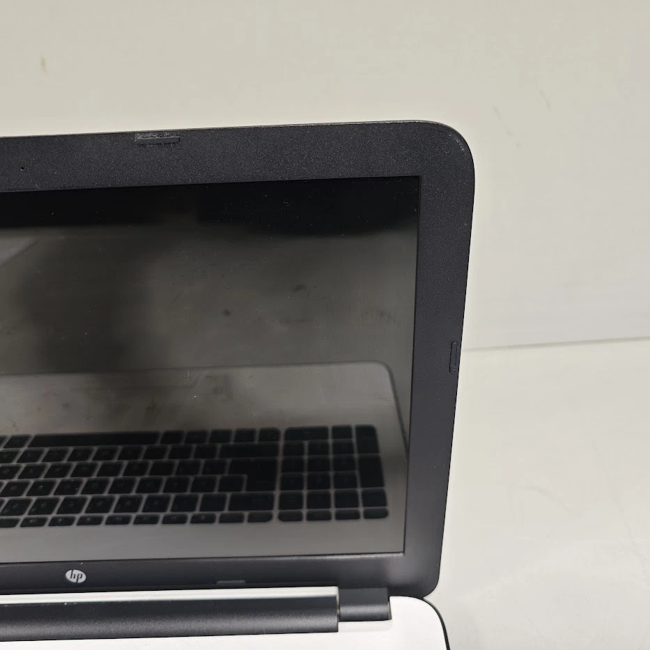 HP Laptop - AMD A8-7th Gen, Radeon R5, 8GB RAM 2TB HDD Ristrutturato, N.Windows - Immagine 4 di 4