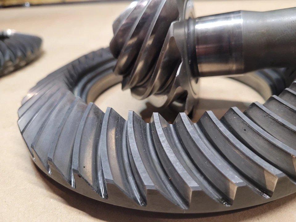 丰田陆地巡洋舰 200 2007 - 2015 前环和小齿轮 3.9 | 41201 - 80481 | 二手  — 第 2/4 张图片