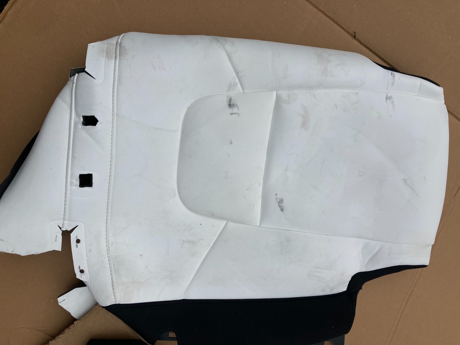 TESLA MODEL Y 2RD ROW LEFT HAND SOFT TRIM COVER ULTRA WHITE 1493936-02-J-image