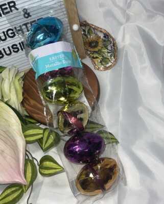 Metallic Decorative Easter Eggs Empty Containers 6 Count Fillable Brand New.