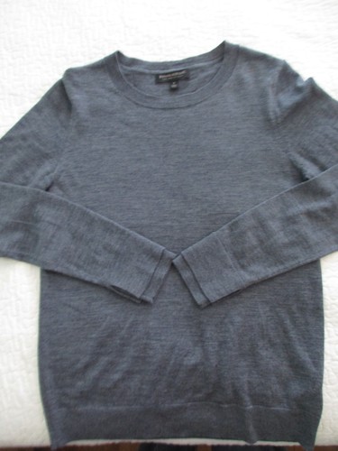 Banana Republic Dark Gray 100% Merino Wool Sweater Women Size Small Fine Knit - Picture 2 of 6