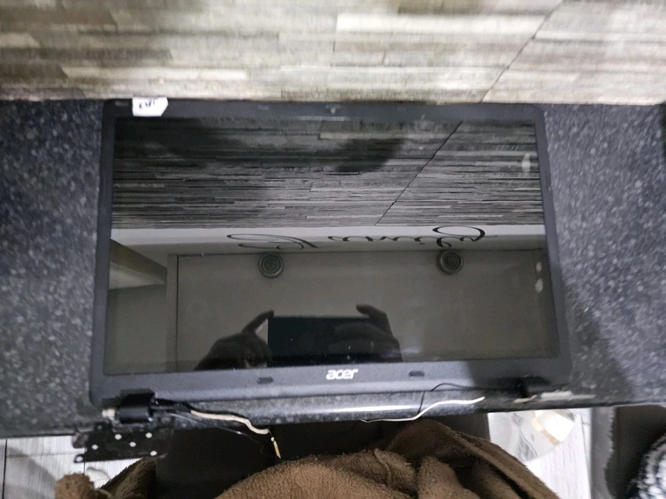 K385 ACER ASPIRE V3-572 PG TOUCH SCREEN ASSEMBLY Hinges Bezel Top Lid - Image 2 of 4