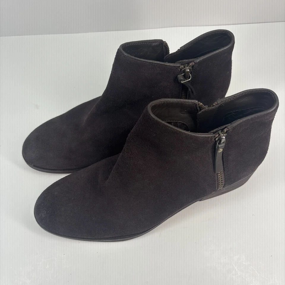 Женские темно-коричневые замшевые ботильоны Cole Haan Hayes 8.5B на низком блочном каблуке - Изображение 2 из 4