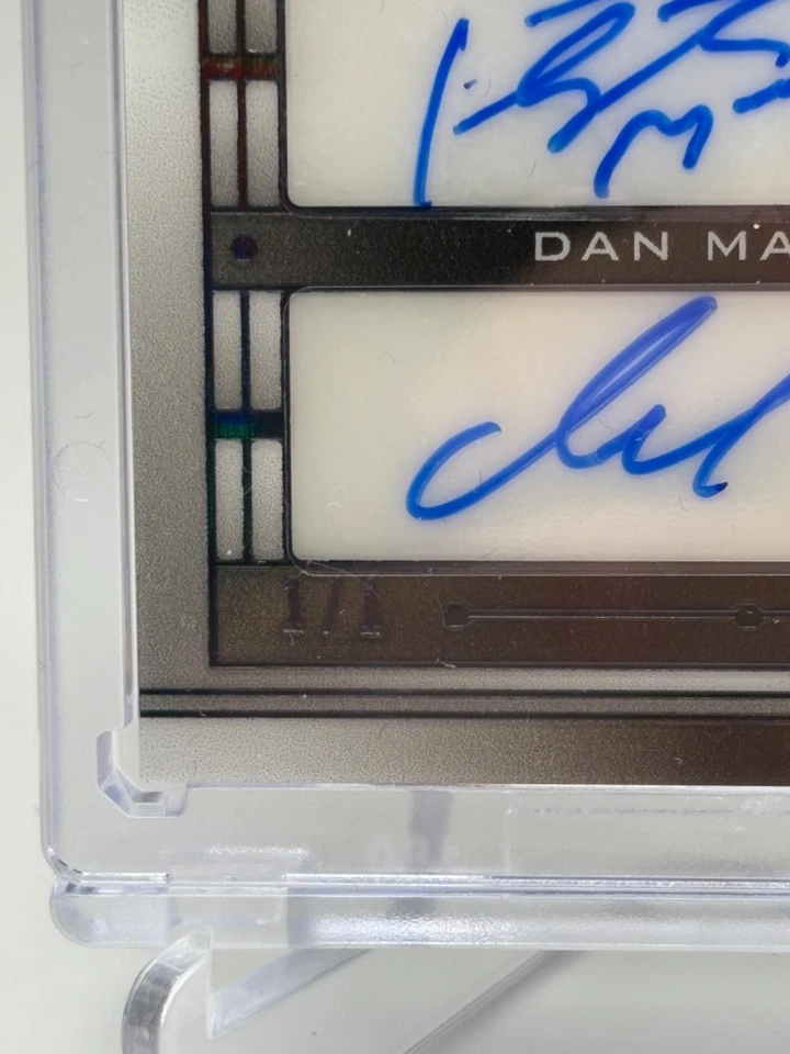 1/1!! Hoja Perla 2025 Peyton Manning/Dan Marino Doble Autógrafo Verdadero 1/1 Foto 2 de 3