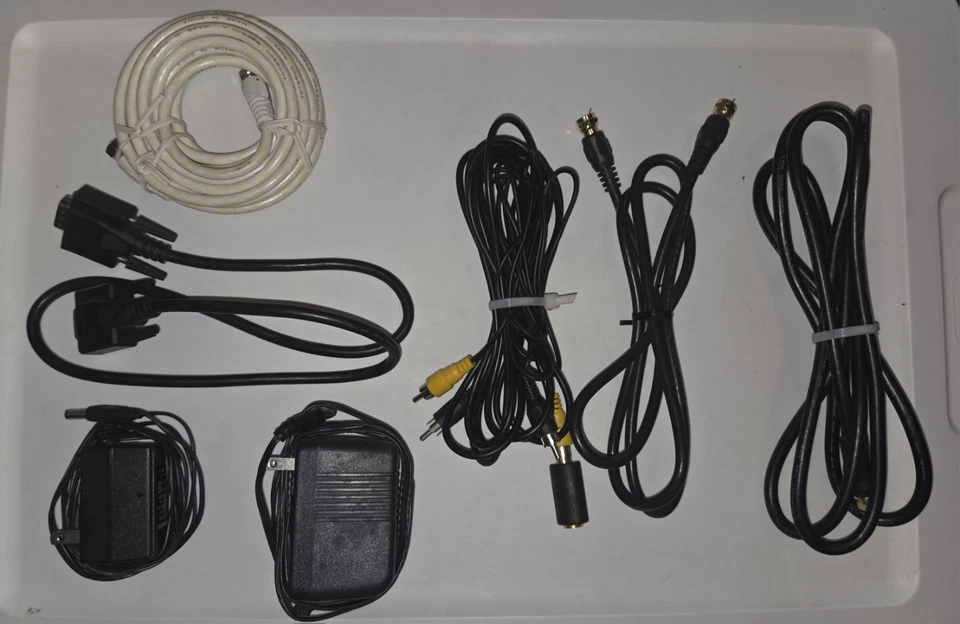 AverMedia AVerKey 300 PC/Mac-to-TV incluye control remoto - conmutadores de cable coaxial RCA  Foto 2 de 2