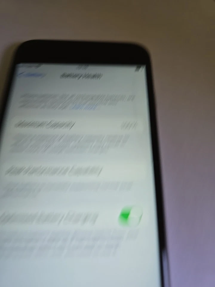 Apple iPhone 6S 32GB (Unlocked) A1688 Space Grey Cracked screen ( DK687) - Image 4 of 4