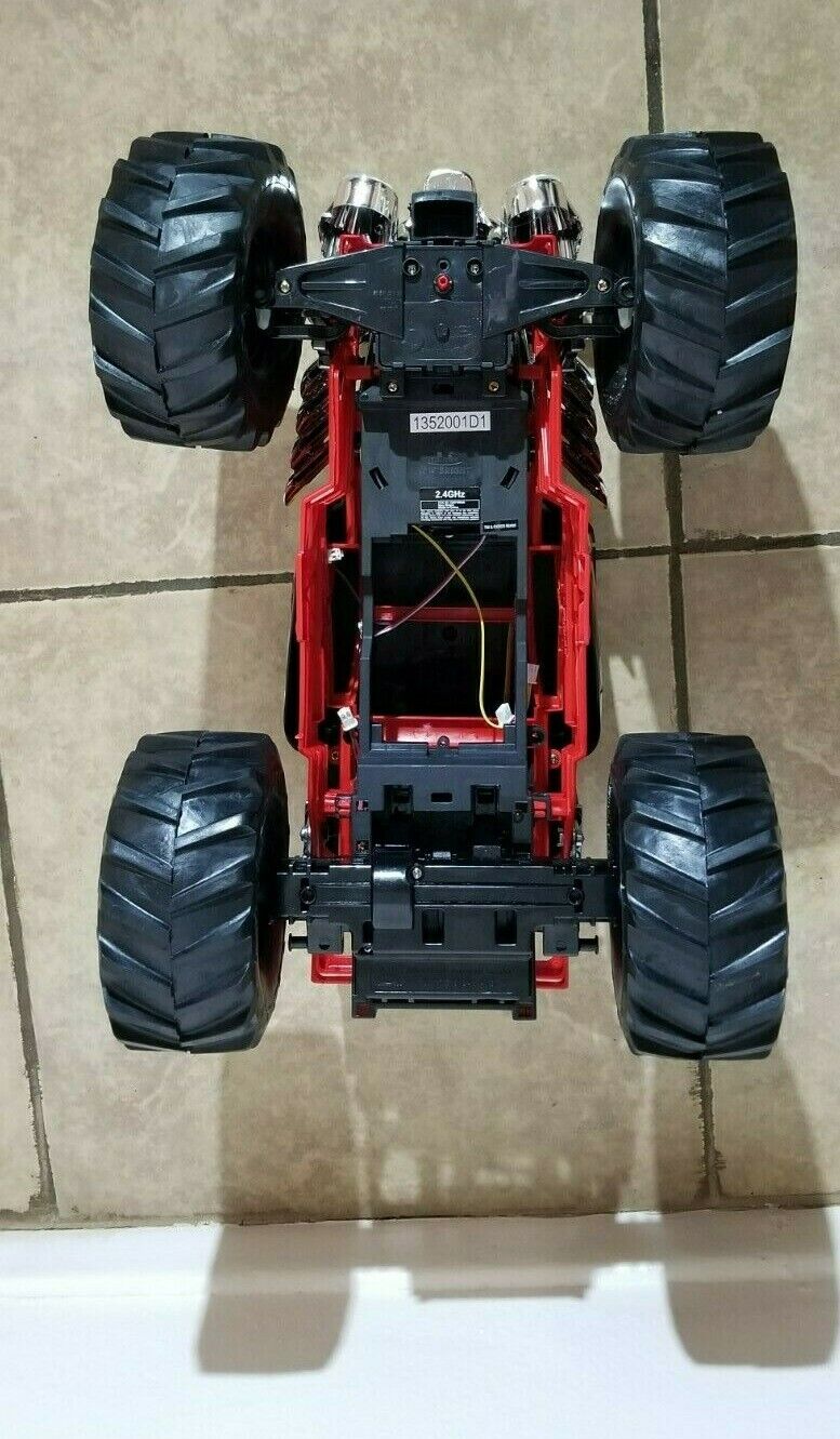 Mondo 63679 RC Monster Truck Bone Shaker 17 Motors Remote Control Car for  Kids 2.4 GHz-Red/Black-63679, Hot Wheels Livery