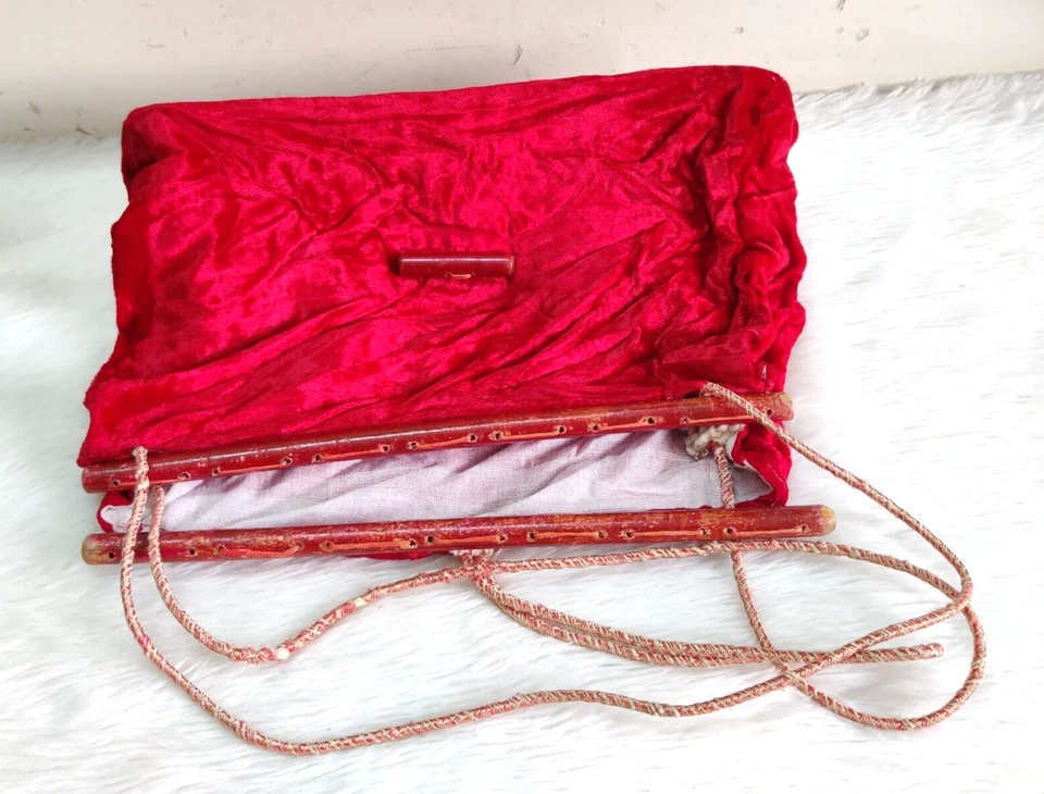 Vintage Primitive Handwoven Red Velvet Hand Bag Book Keeping Collectible CL218 - Image 4 of 4