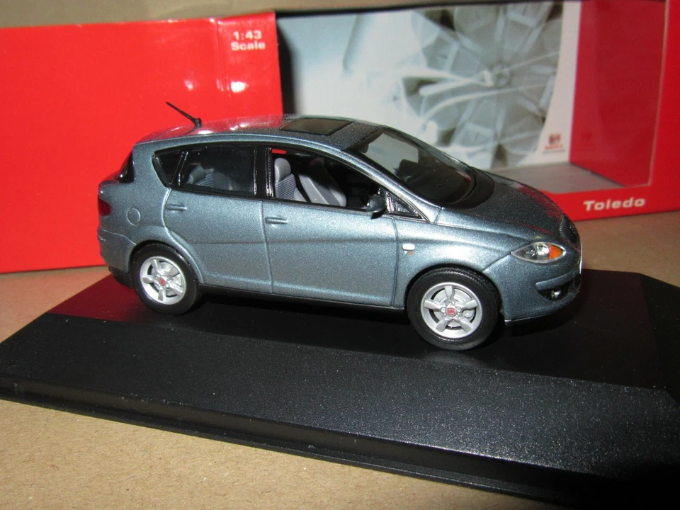 595P VAPS Seat Toledo Bleu de Pluie 1:43 Neuf + Boite Concession - Photo 4/4