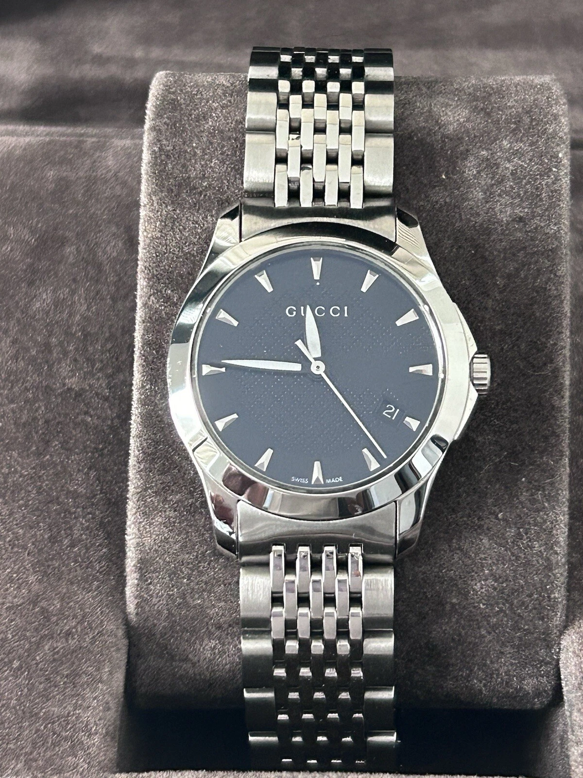 Montre femme Gucci G Timeless en acier inoxydable cadran noir YA126502