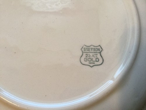4 Vintage Stetson STT28 Flat Coupe Soup Bowls Gold Greek Key & Shields 22Kt Gold - Picture 3 of 12