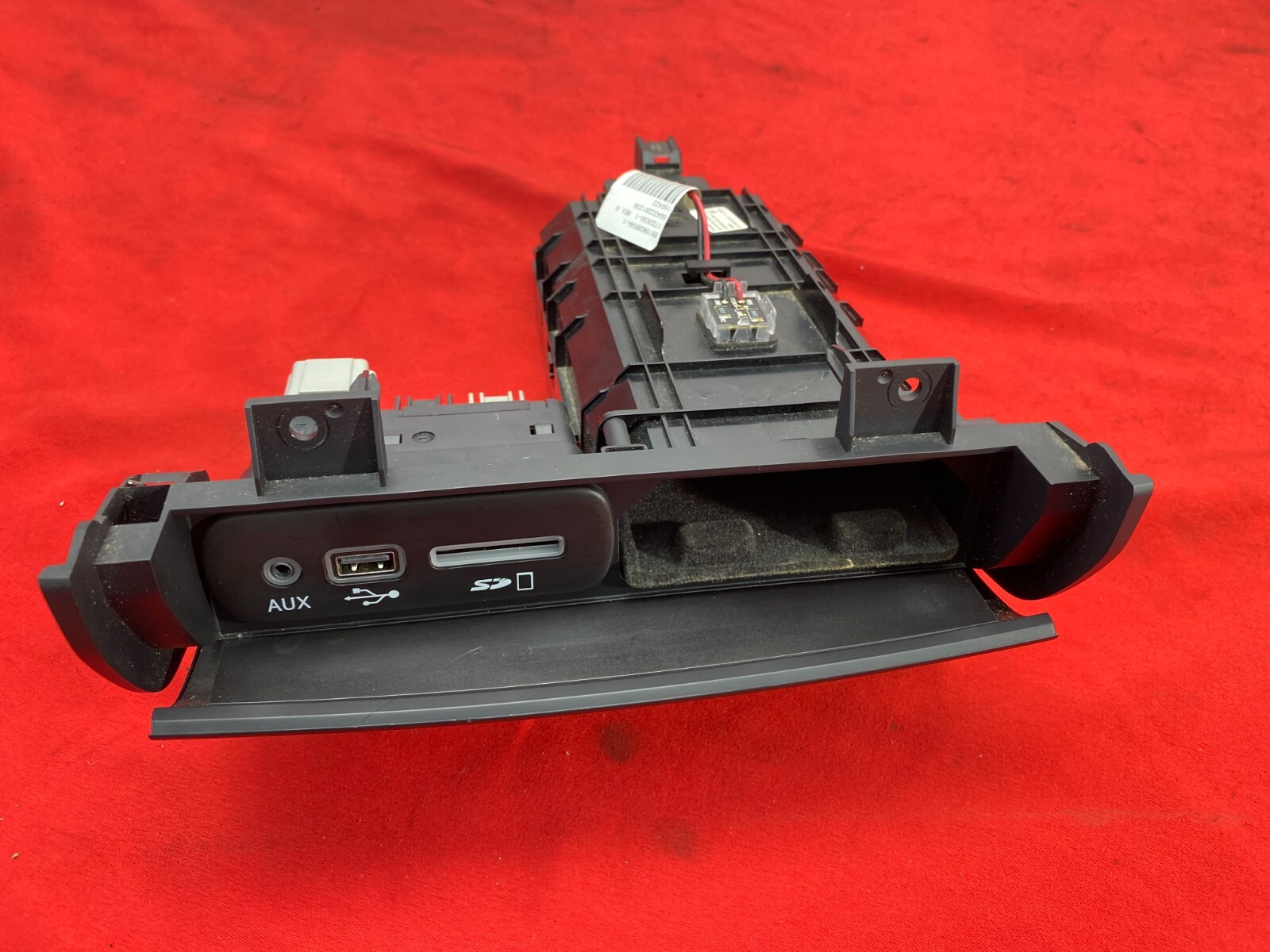 14-21 Maserati Quattro Ghibli Center Dash AUX USB Phone Storage Compartment OEM✅