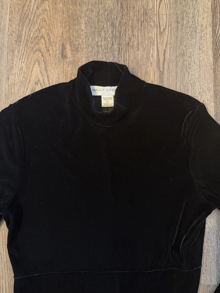 Vestido Vintage Mujer Mediano Negro Terciopelo Pana Maxi Cápsula Mínimo Gótico Foto 3 de 4