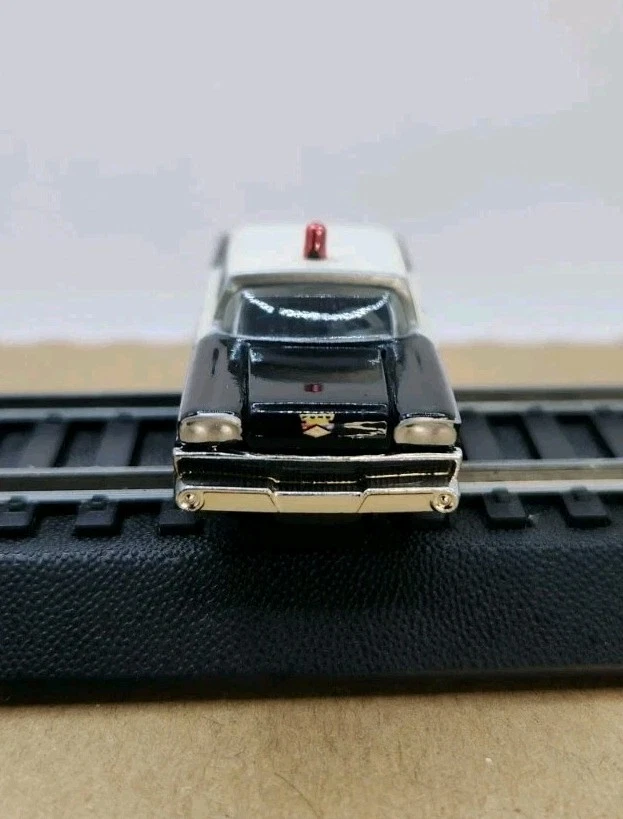 CMW Classic Metal Works Ho 1959 Ford Fairlane Police Car Mini Metals 1:87 EUC - Image 2 of 4