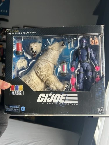 G.I. Joe Classified Action Figure Deluxe Polar Bear & Snake Eyes #161 Box Damage