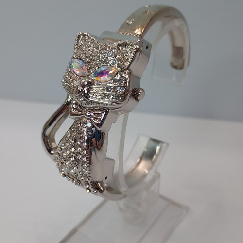 Unique Varsales Women flip kitty Silver Cat Bracelet Watch Rhineston New Battery - Picture 3 of 10