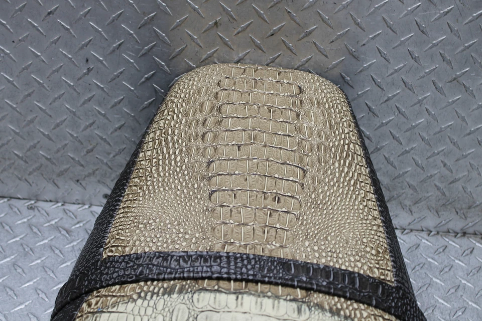 2008 KAWASAKI NINJA ZX14 ZX1400C FRONT DRIVERS SEAT PAD SADDLE PILLION - Image 4 of 4