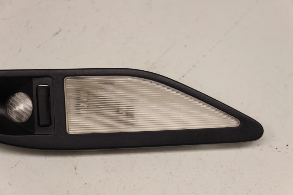 Luz de lectura de techo interior trasero derecho OEM BMW E39 M5 525 530 96-03 Foto 3 de 4