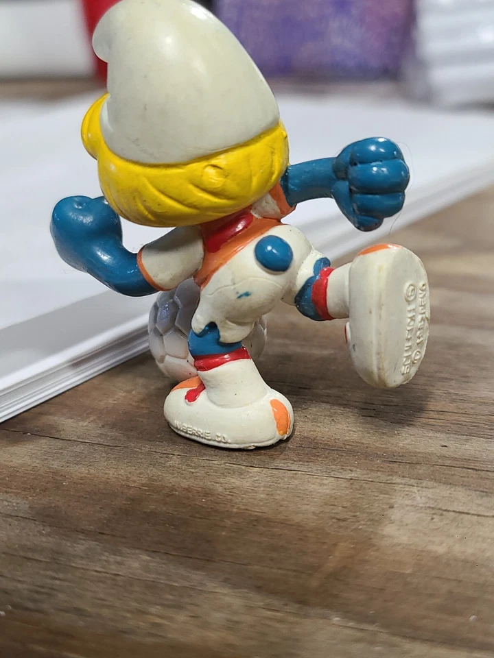 Pitufos 20163 Pitufina Fútbol Pitufo Figura De Colección Juguete PVC Estatuilla Foto 2 de 4