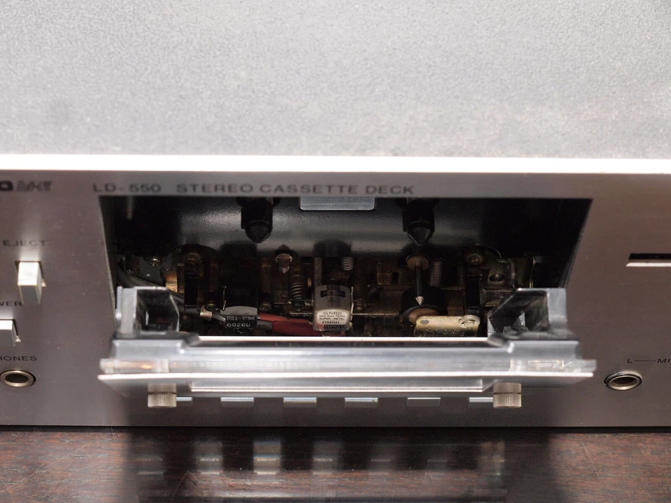 Lenco LD-550 Stereo Cassette Deck Vintage Anni 80 Made In Italy Foto 4 de 4