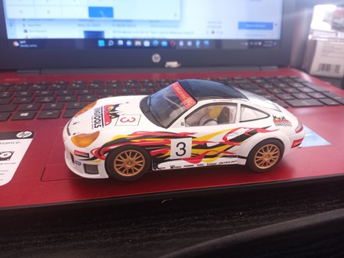 Hornby Porsche 911 GT3 R Teng Tools #3 weiß Auto