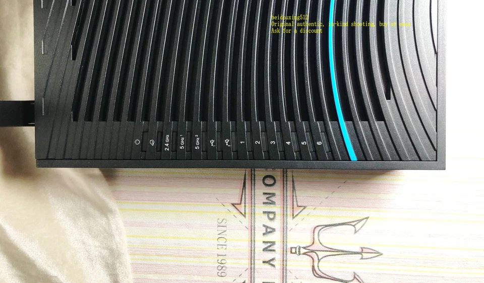 NETGEAR R8500 tri-band AC5300 Gigabit high speed wall-to-wall wireless router - Image 3 of 4