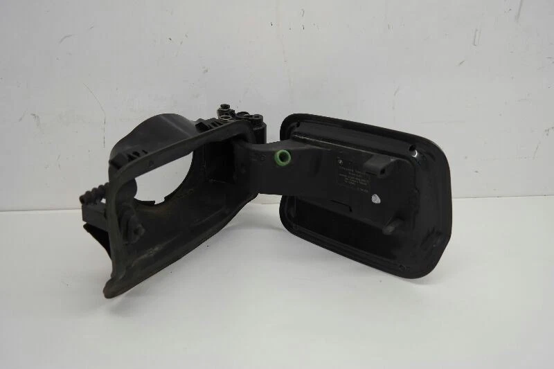 BMW 750LI 2009-2015 puerta de llenado de combustible negra  Foto 4 de 4