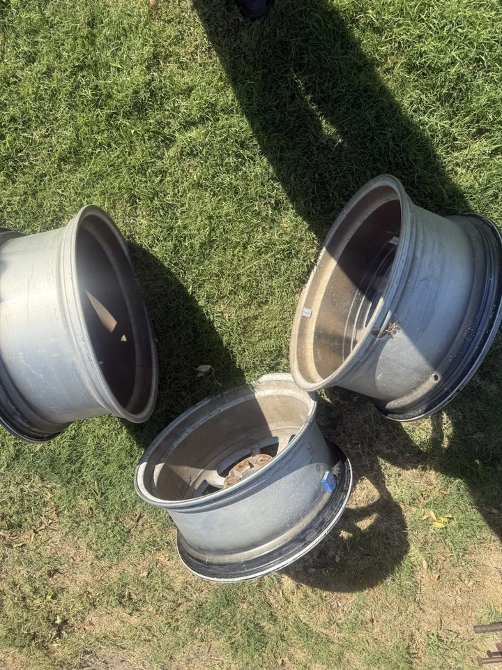 英菲尼迪 G35 射线 19 英寸轮辋 19x8.5 5x114.3 — 第 2/4 张图片