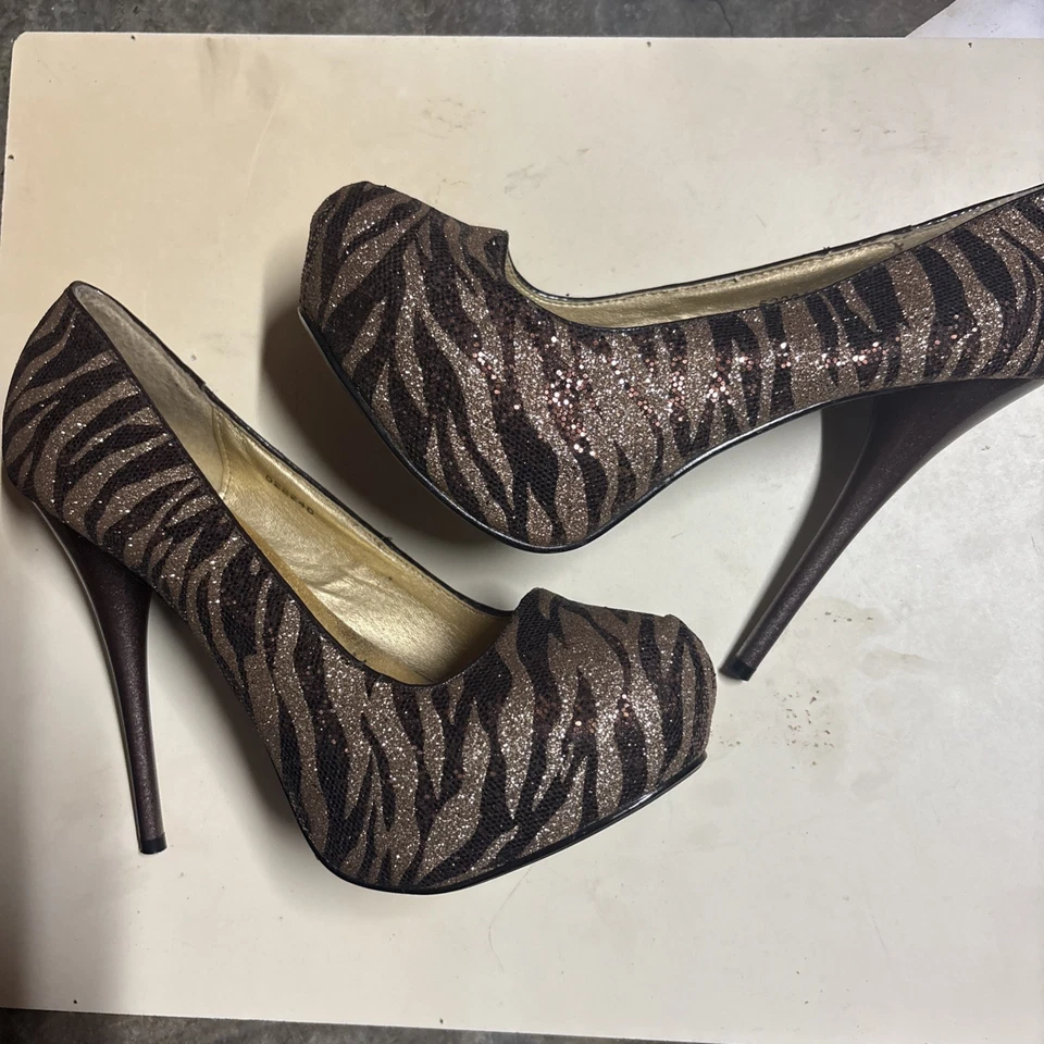 zapatos tacón alto estampado leopardo rosa Foto 3 de 4