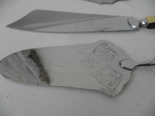 2 Tortenschaufeln & 1 Tortenmesser Kunststoff Bakelit 50er Jahre Vintage - Picture 2 of 7