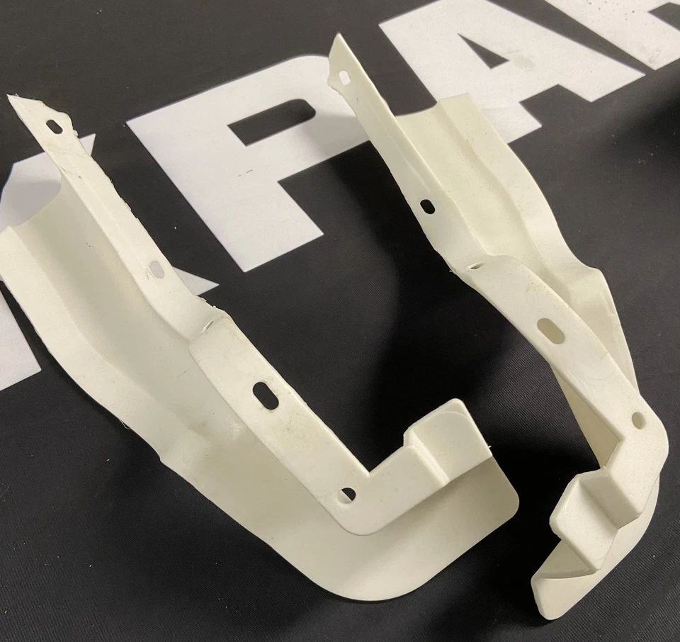 Chevrolet Caprice 1974 Chevrolet Impala parachoques trasero rellenos laterales nuevo par Foto 3 de 4