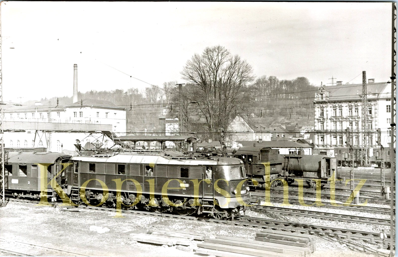 Foto - ÖBB 1018.101 (ex DRB E18 046) in Passau am 18.3.1955, Bellingrodt - Bild 1 von 1