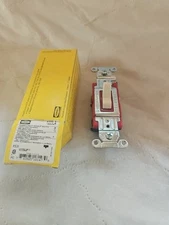 HUBBELL  1223LA  (NEW IN BOX) Toggle 3-Way