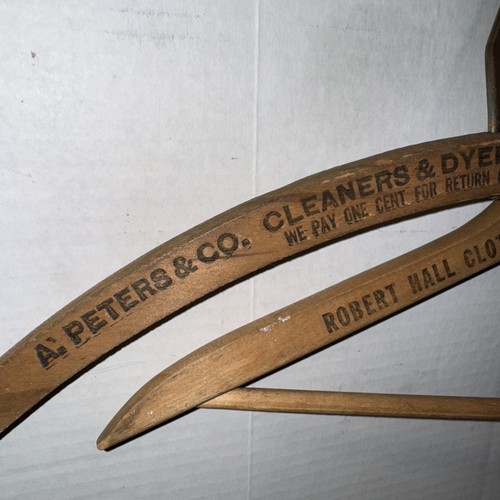 Konvolut 2 Vintage Holz Kleiderbügel Werbung DETROIT - Bild 1 von 20