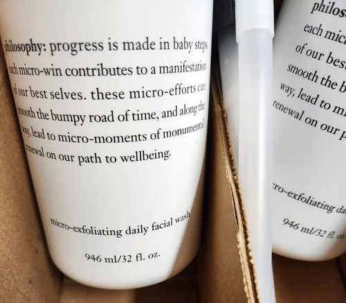 2x Philosophy The Microdelivery Exfoliating Daily Facial Wash Face 32 oz w/ Pump - Picture 3 of 3