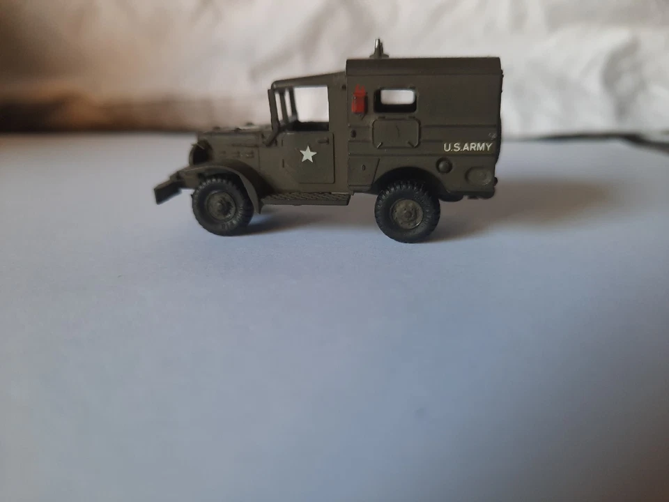 Roco minitanks 1 pz Dodge commander cold war verniciato green NATO scala 1/87 - Immagine 2 di 4