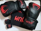lot gants de boxe, protège Tibia  et sangles Venum