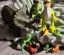 Lot of  11 Assorted Dinosaur Plastic Figures (Robo Alive Rampaging Raptor works!