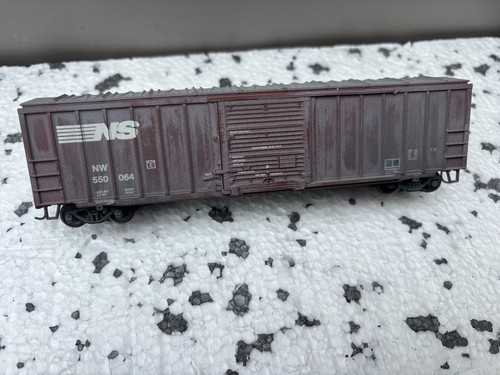 ATHEARN # SPECIAL RUN  H0  GAUGE NORFOLK SOUTHERN  BOX CAR  #550064 | Condition: Used