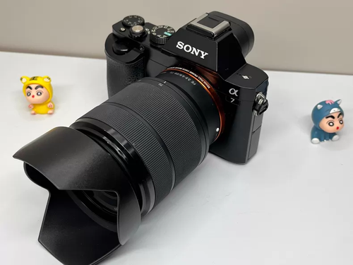 Sony Alpha A7 24.3MP Mirrorless Full Frame Digital Camera with SONY 28-70mm lens - Picture 2 of 10