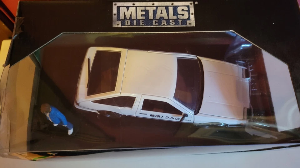 Figura sellada Jada Hollywood Rides 1986 Toyota Trueno (AE86) y Takumi 1:24 Foto 4 de 4