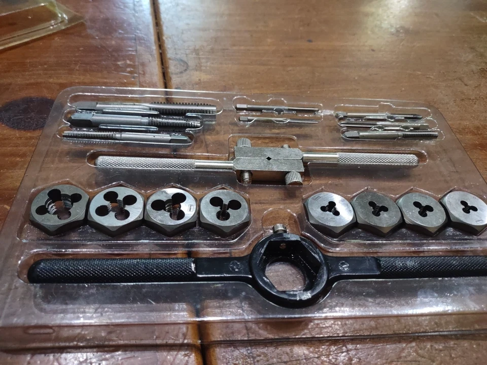 Hanson 17pc Standard Tap and Die Set - Image 2 of 3